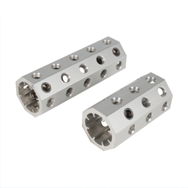 Extrusion d'accessoire de profil de perçage CNC en aluminium personnalisée par octogone