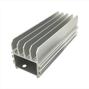 Perçage CNC personnalisé de profil en aluminium de dissipateur de chaleur de fraisage