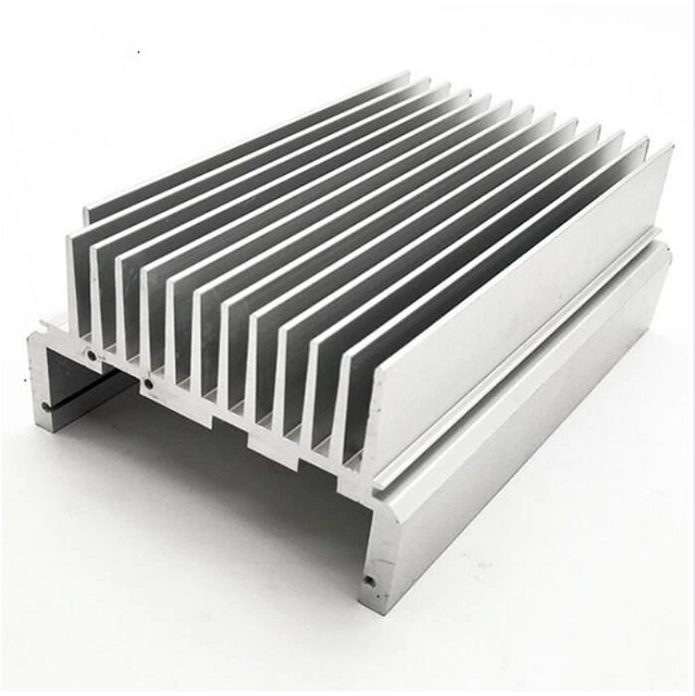 Profil d'extrusion de machines CNC personnalisé par dissipateur de chaleur en aluminium