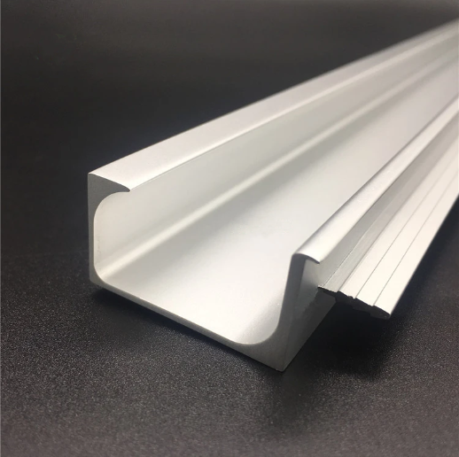 Profil en aluminium adapté aux besoins du client structurel de poignée de Cabinet de cuisine durable